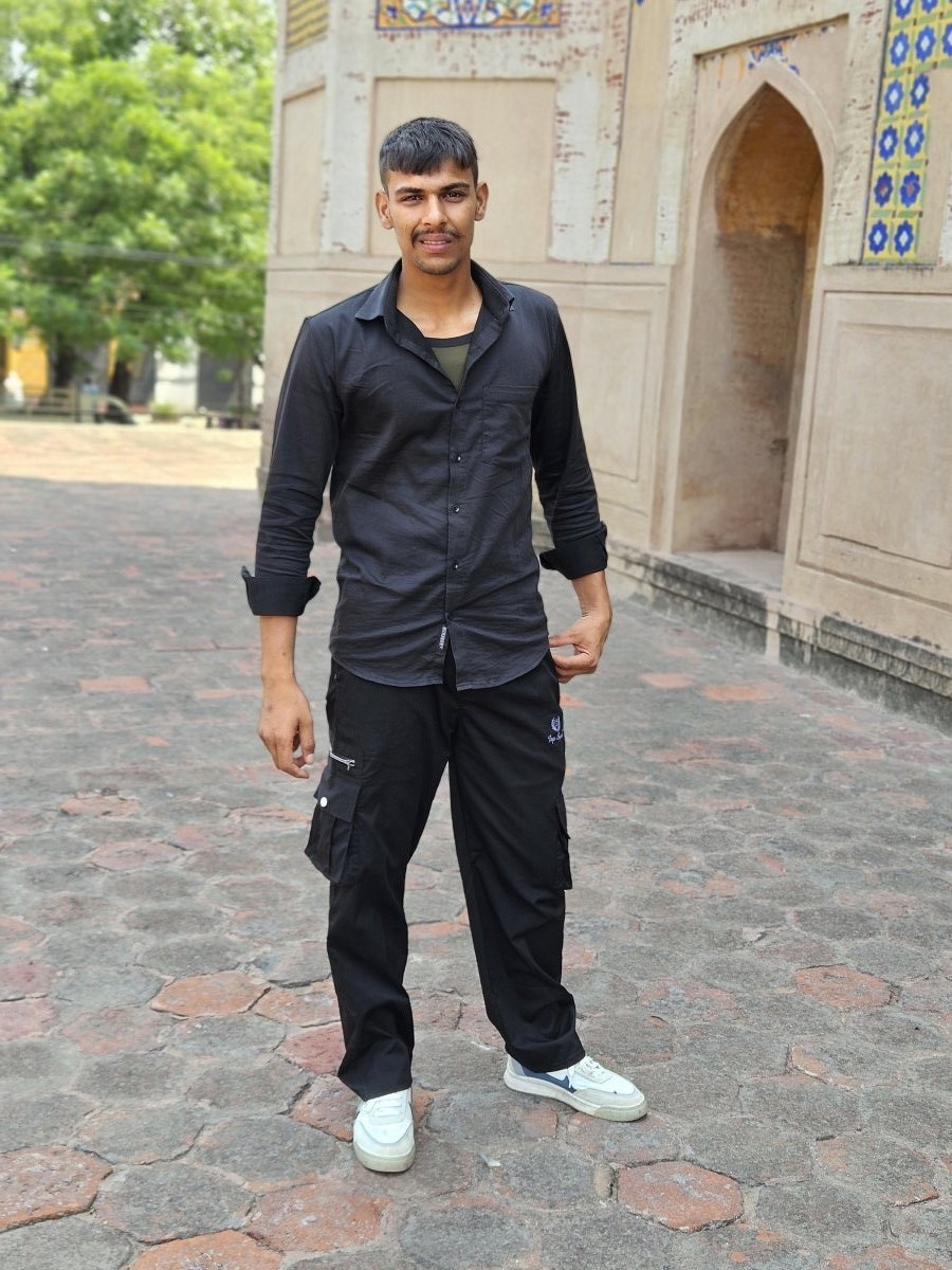 Photo of VeerKu